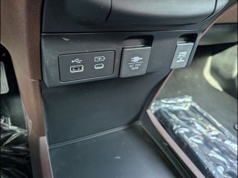 New 2026 Honda Odyssey Elite image 9