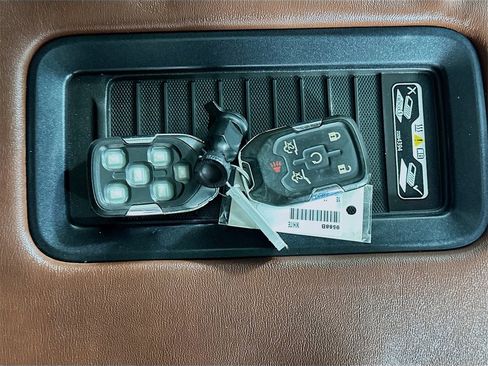 Used 2016 Chevrolet Suburban LTZ image 35