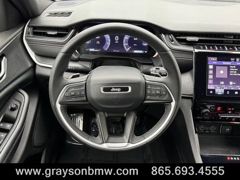 Used 2024 Jeep Grand Cherokee L Laredo image 21