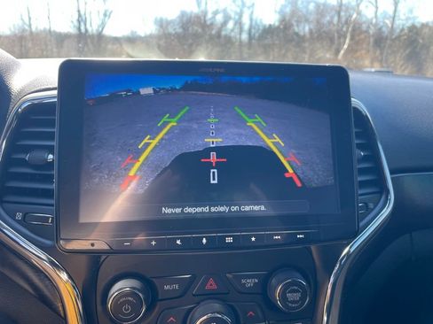 Used 2018 Jeep Grand Cherokee Altitude image 6