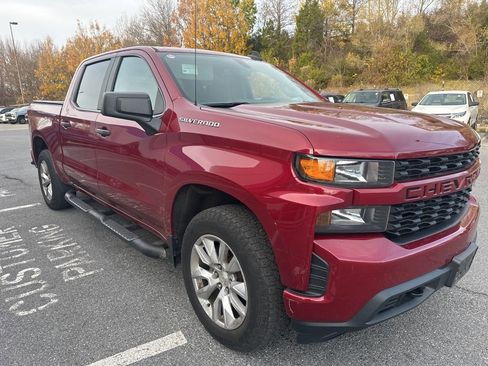 Used 2020 Chevrolet Silverado 1500 Custom w/ Custom Value Package image 3