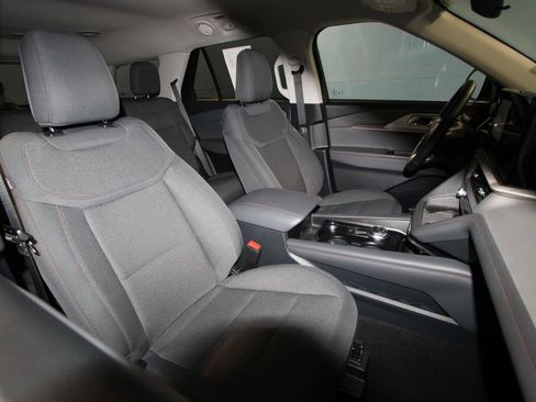 Used 2025 Ford Explorer Active image 24