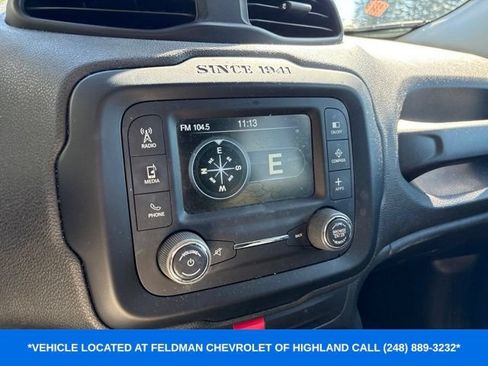 Used 2016 Jeep Renegade Latitude FWD image 8