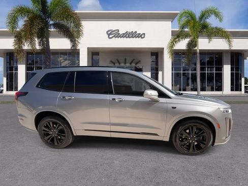 Certified 2024 Cadillac XT6 Premium Luxury FWD image 16