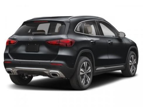 Used 2025 Mercedes-Benz GLA 250 4MATIC image 2