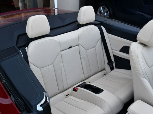 Used 2025 BMW M440i Convertible RWD image 17