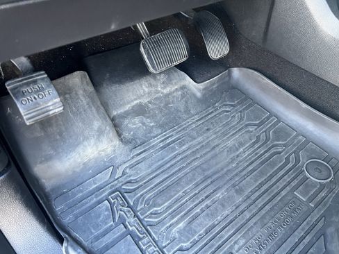 Used 2018 Ford F150 Raptor w/ Equipment Group 802A Luxury image 17