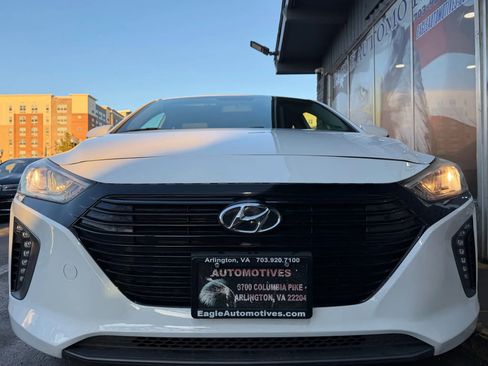 Used 2017 Hyundai Ioniq SEL image 8