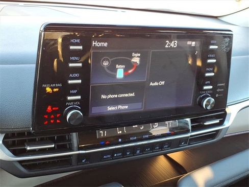 Used 2024 Toyota Sienna XLE image 15