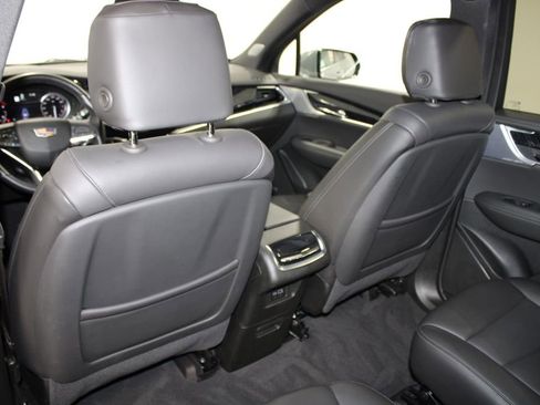 Used 2025 Cadillac XT6 Premium Luxury image 28