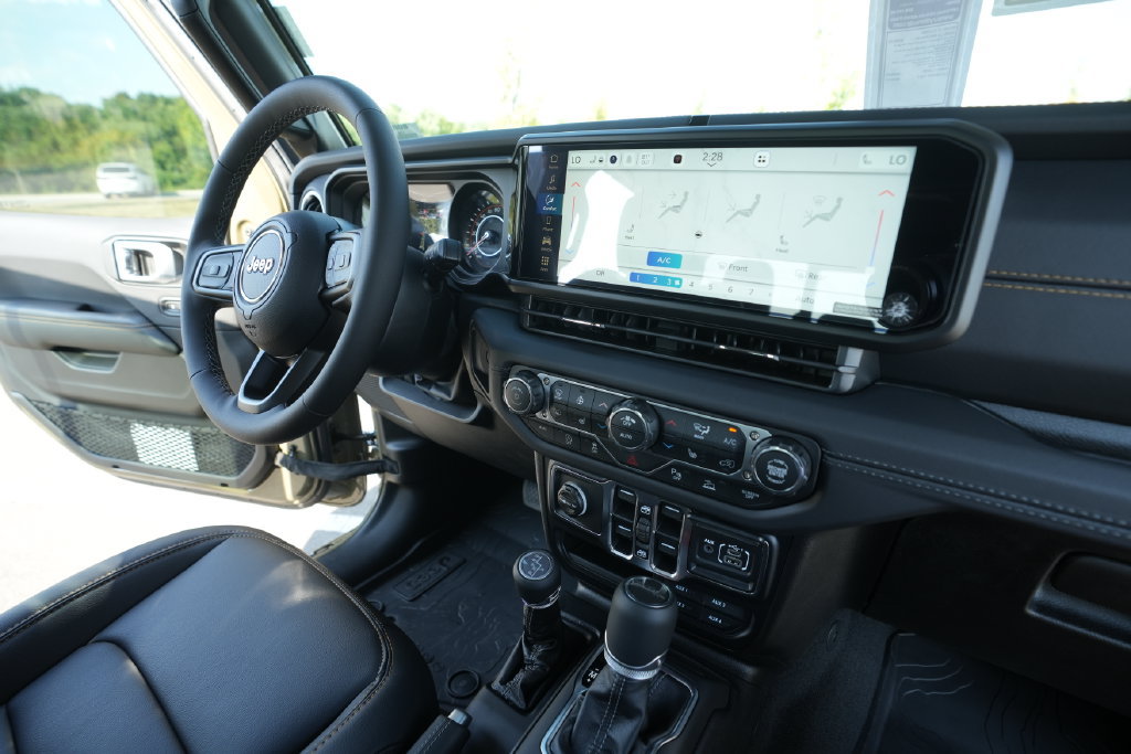 New 2026 Jeep Gladiator Sport AWD/4WD image 33