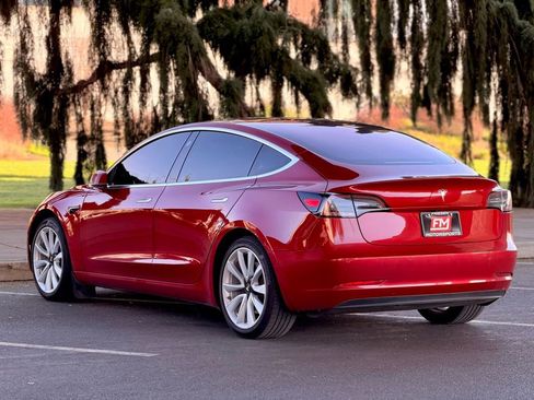 Used 2018 Tesla Model 3 Long Range RWD image 5