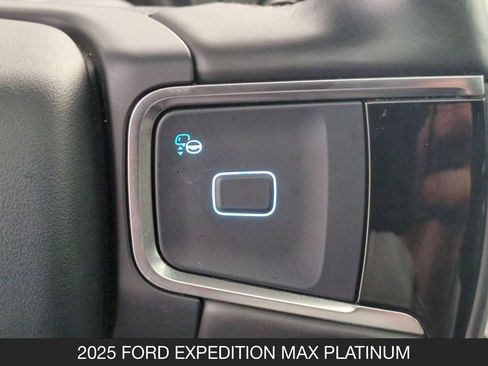 Used 2025 Ford Expedition Max Platinum AWD/4WD image 18
