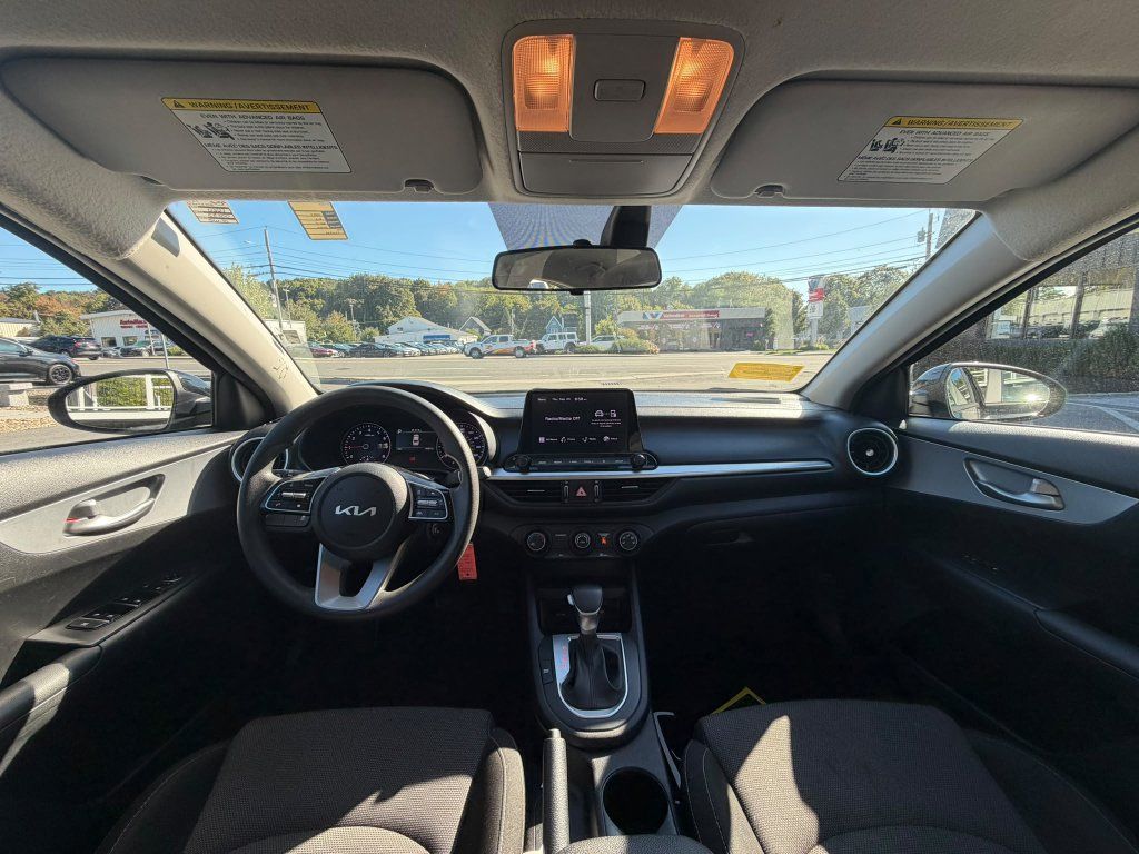 Used 2024 Kia Forte LXS FWD image 5
