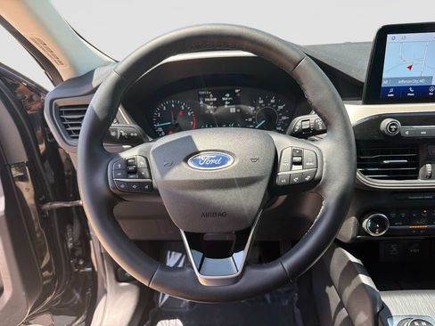 Used 2022 Ford Escape SE w/ SE Sport Appearance Package AWD/4WD image 30