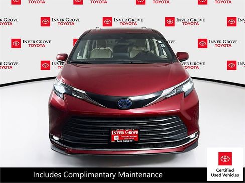 Certified 2024 Toyota Sienna XLE FWD image 2