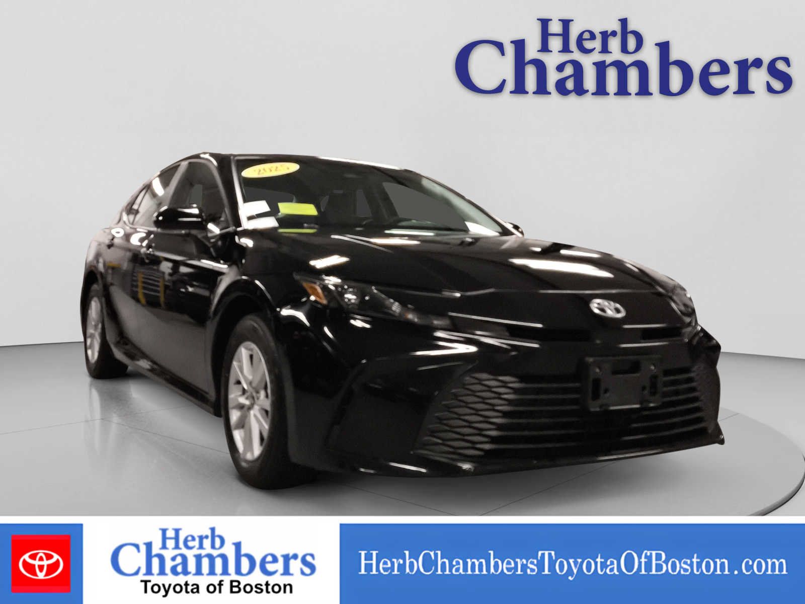 Used 2025 Toyota Camry LE AWD/4WD image 1
