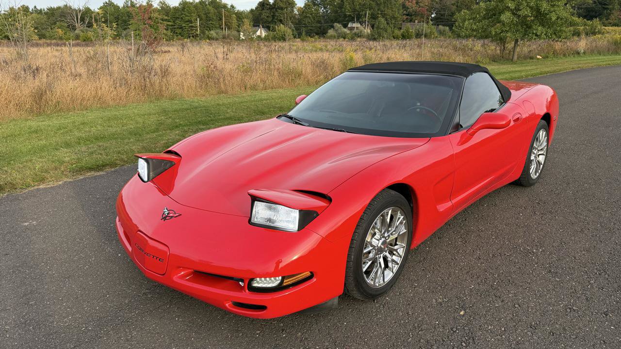 Used 2001 Chevrolet Corvette Convertible w/ Preferred Equipment Group1 RWD image 13