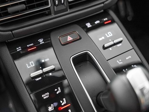 Certified 2026 Porsche Macan AWD/4WD image 21