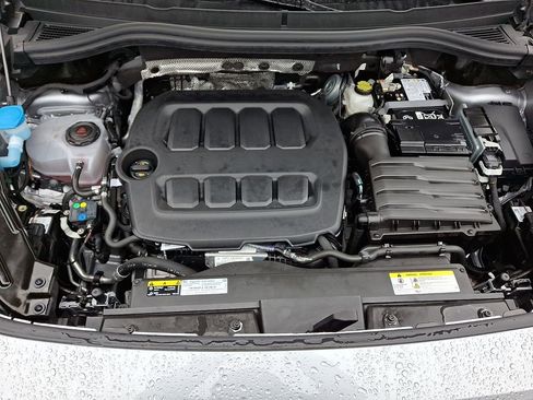 Certified 2025 Volkswagen Tiguan S image 27