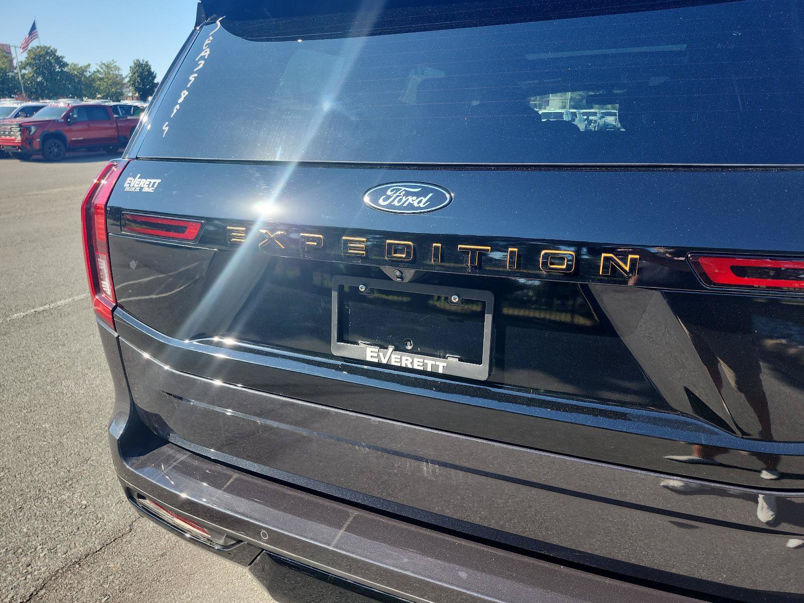Used 2025 Ford Expedition Tremor AWD/4WD image 4