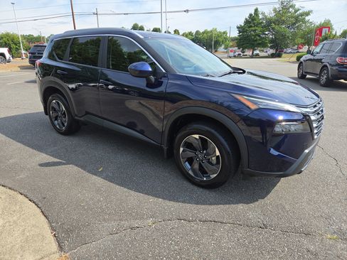 Certified 2026 Nissan Rogue SV w/ SV Premium Package FWD image 3