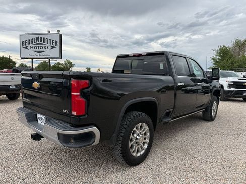 Used 2025 Chevrolet Silverado 2500 LTZ w/ LTZ Plus Package AWD/4WD image 10