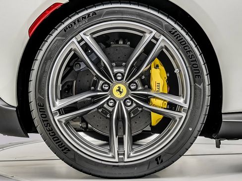 Certified 2025 Ferrari Roma Spider image 34