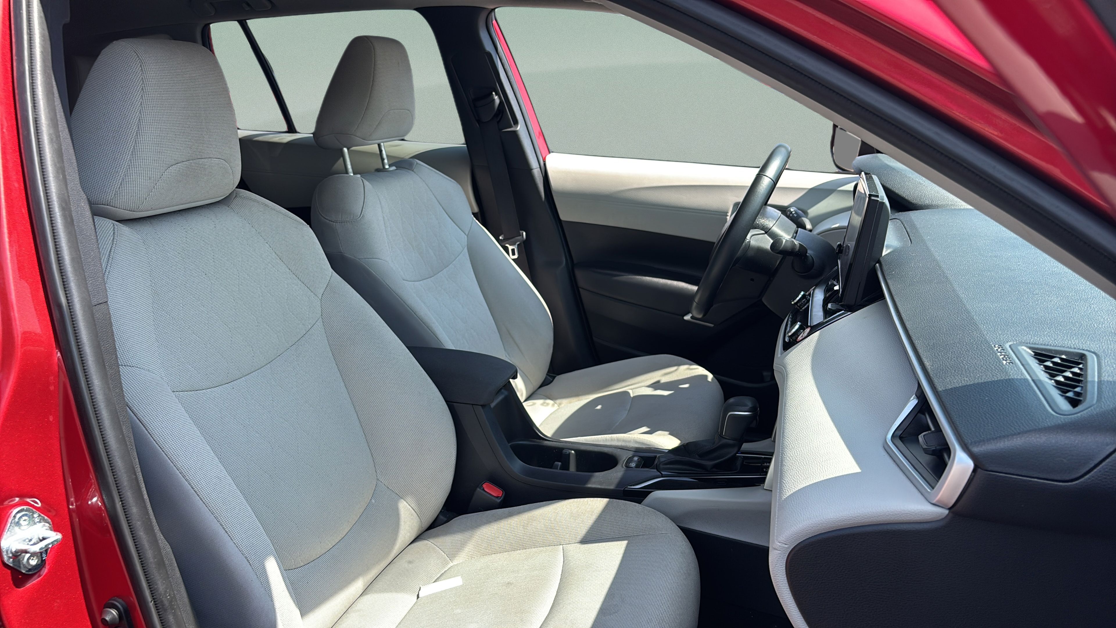 Used 2025 Toyota Corolla Cross LE FWD image 15