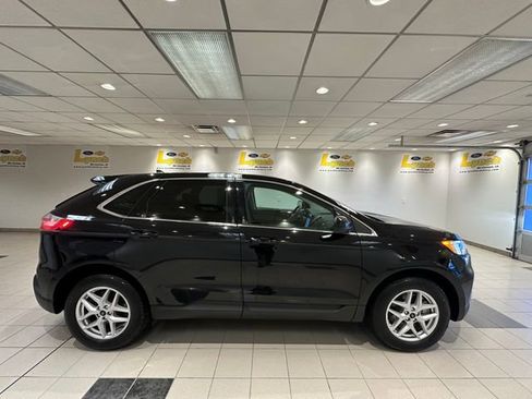 Used 2024 Ford Edge SEL w/ Convenience Package image 3