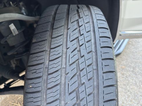 Used 2021 GMC Yukon SLT w/ SLT Luxury Plus Package image 34