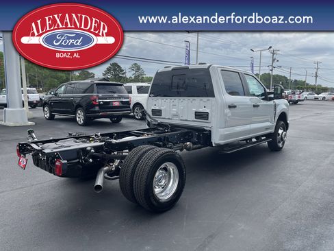 New 2025 Ford F350 XL w/ XL Chrome Package image 4