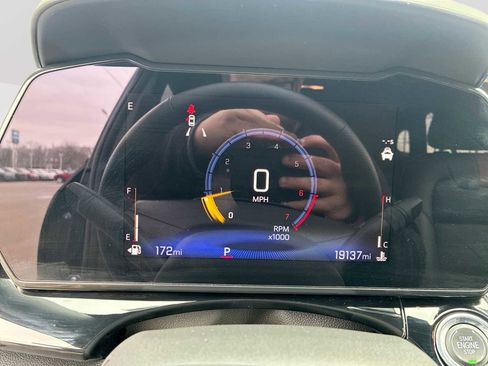 Certified 2024 Chevrolet Trax RS w/ Driver Confidence Package image 11