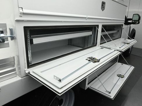 New 2025 Ford F550 2WD Regular Cab Super Duty image 25