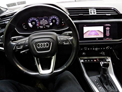 Used 2021 Audi Q3 2.0T Premium image 18