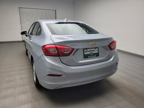 Used 2018 Chevrolet Cruze LT w/ Convenience Package FWD image 6