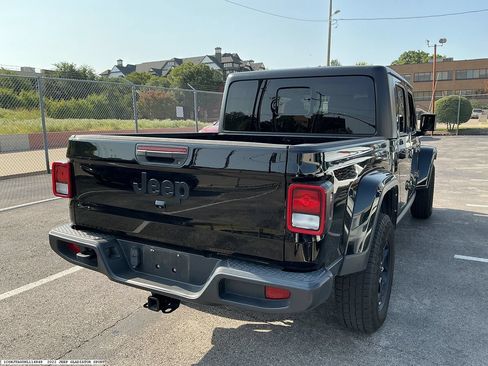 Used 2022 Jeep Gladiator Sport AWD/4WD image 6