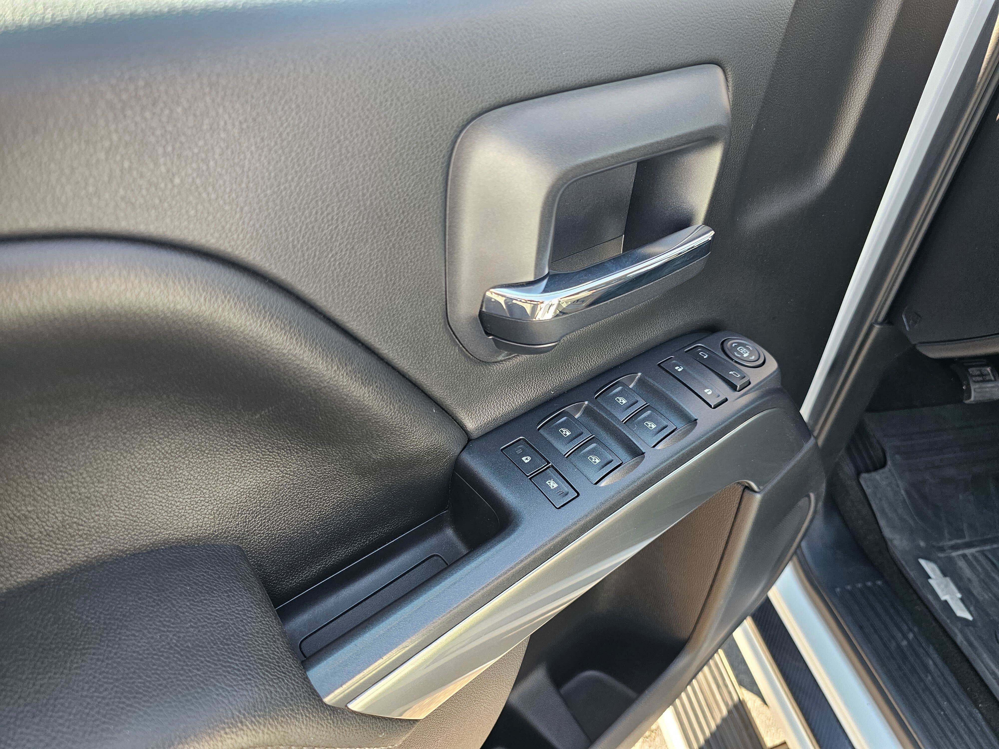 Used 2017 Chevrolet Silverado 1500 LT w/ All Star Edition AWD/4WD image 19
