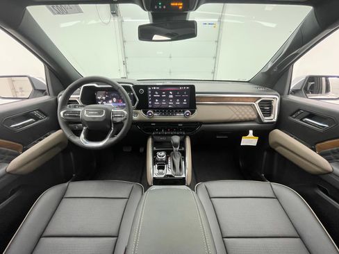 New 2026 GMC Canyon Denali AWD/4WD image 3