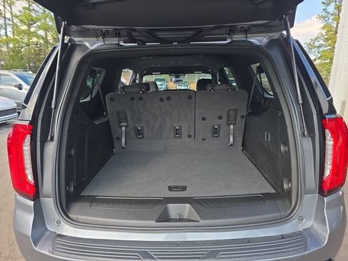 Used 2022 GMC Yukon XL SLE w/ Gmc Pro Safety Plus Package image 13