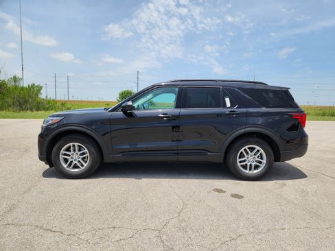 New 2026 Ford Explorer Active w/ Active Comfort Package RWD image 3