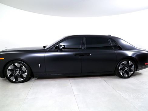 Used 2024 Rolls-Royce Phantom Extended Wheelbase w/ The Phantom Package image 3