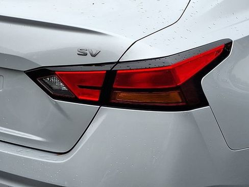 Used 2024 Nissan Altima 2.5 SV image 12