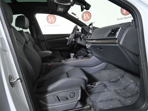 Used 2024 Audi Q5 2.0T Premium image 11