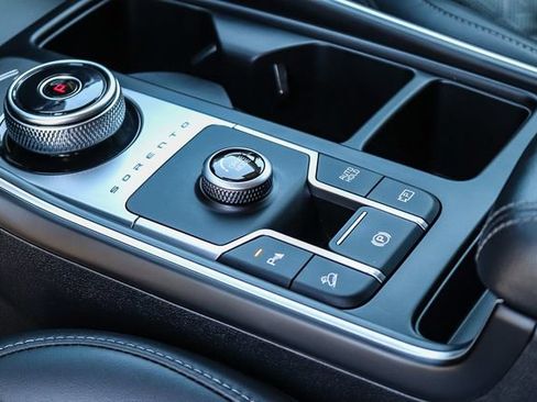Certified 2023 Kia Sorento EX FWD image 22