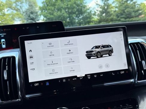 New 2026 Ford Expedition Platinum w/ Stealth Performance Package AWD/4WD image 28