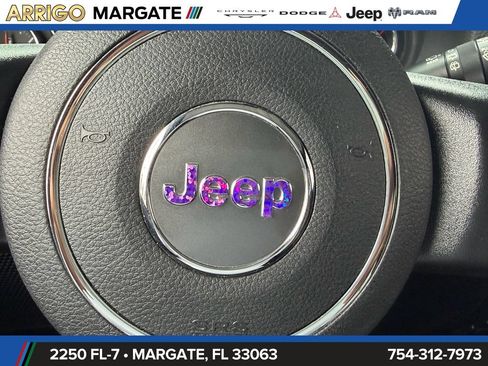 Used 2017 Jeep Wrangler Unlimited Sahara w/ Connectivity Group AWD/4WD image 30