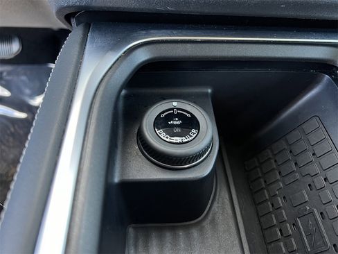 Used 2025 Ford Expedition Max Platinum image 19