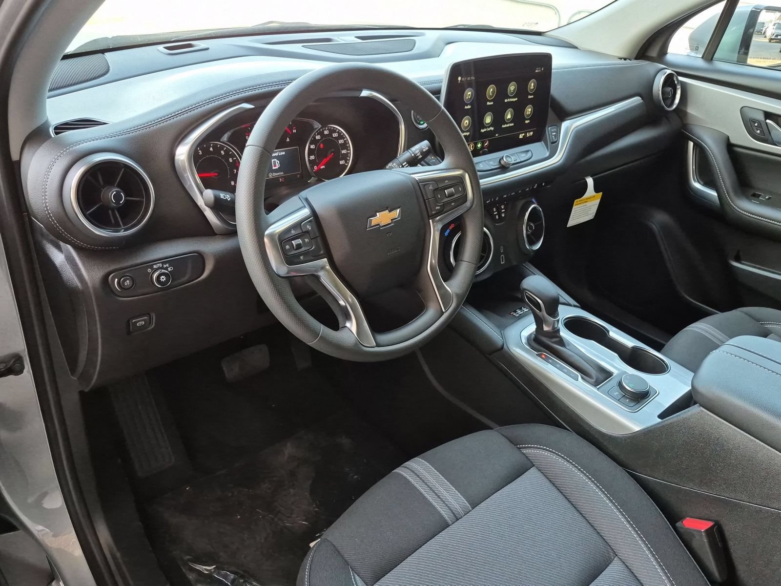 New 2026 Chevrolet Blazer LT w/ LPO, Black Sport Package FWD image 8