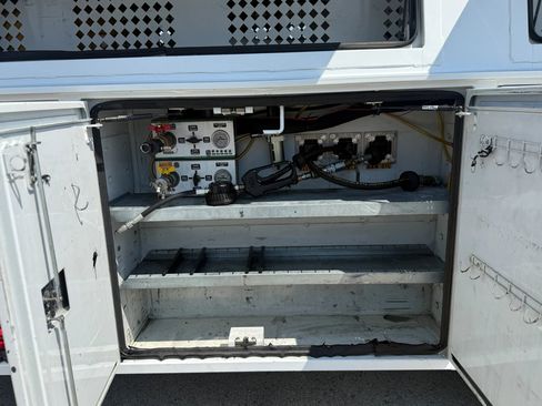 Used 2019 Freightliner Sprinter 3500 w/ Premium Package RWD image 19